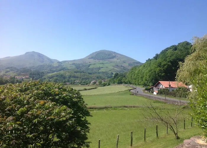 Bed & Breakfast Maison Amestoia 3*